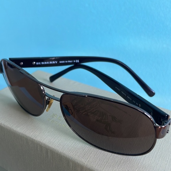 Burberry sunglasses - Picture 2 of 14